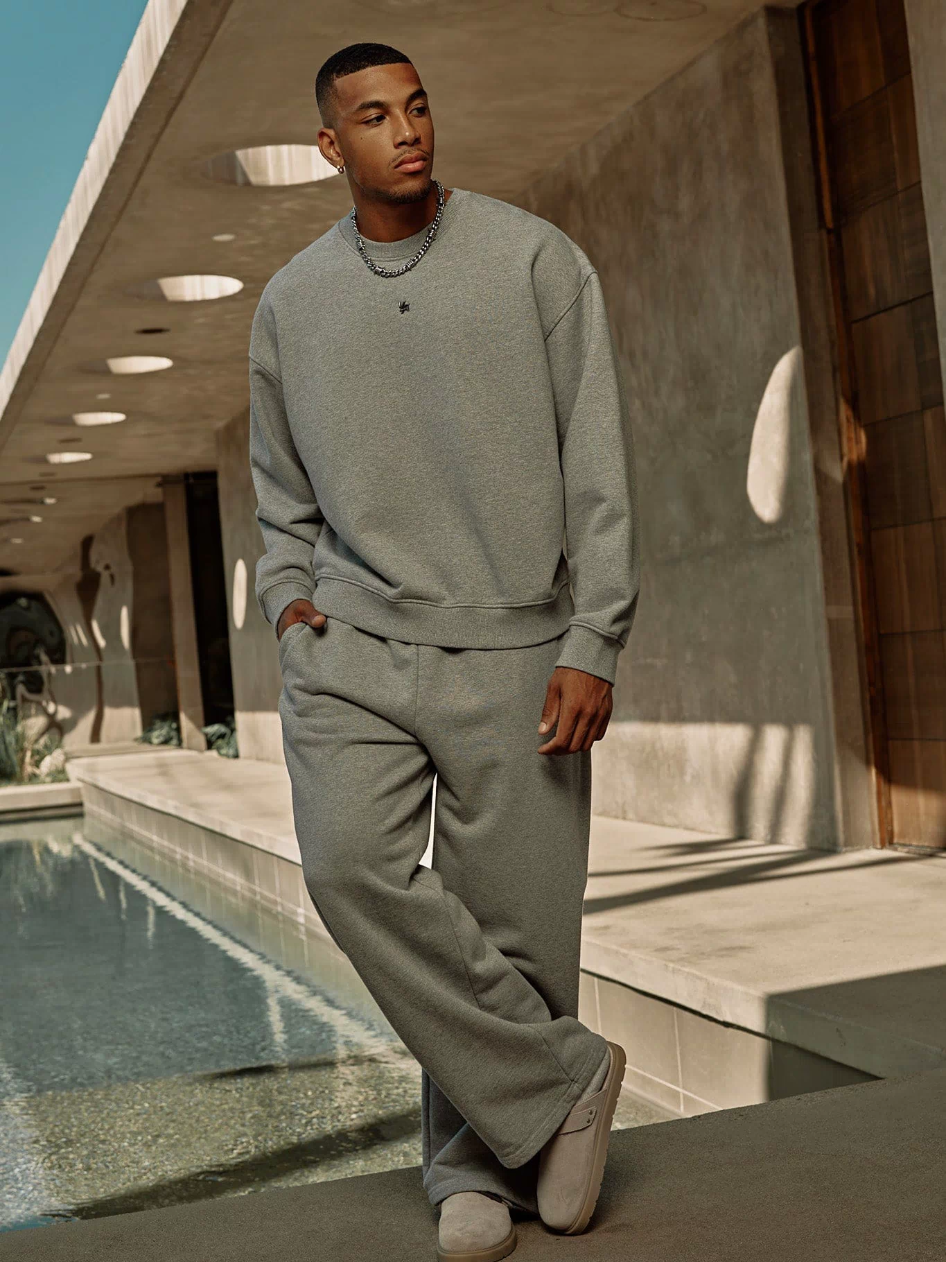 2067 - Elevated Essentials - Baggy Sweats - Baggy sweats in heavyweight cotton with relaxed silhouette, structured drape, soft feel, and subtle 'Elevated' detailing in colour Grey Wash.