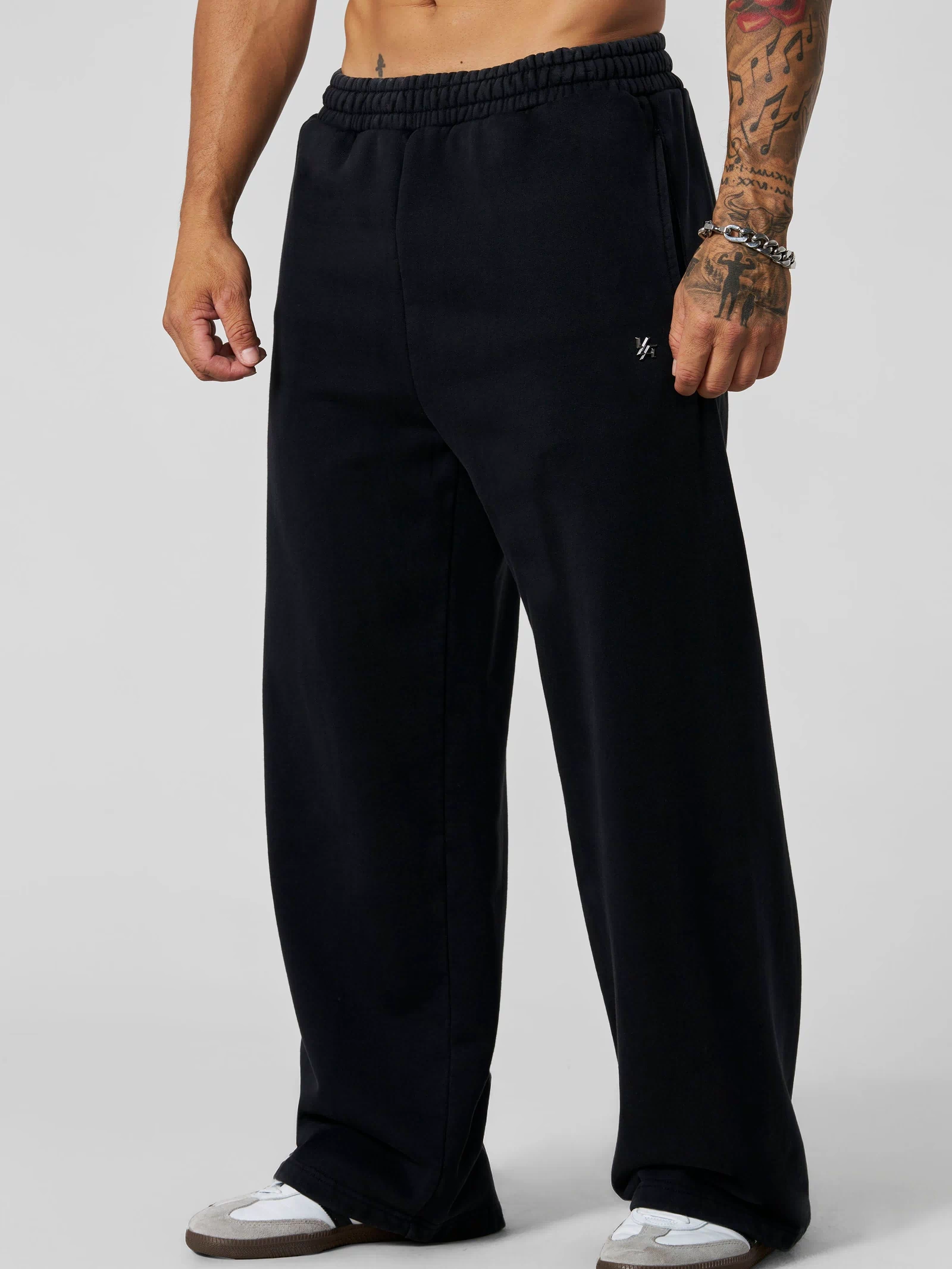 2067 - Elevated Essentials - Baggy Sweats - Baggy sweats in heavyweight cotton with relaxed silhouette, structured drape, soft feel, and subtle 'Elevated' detailing in colour Black Wash.
