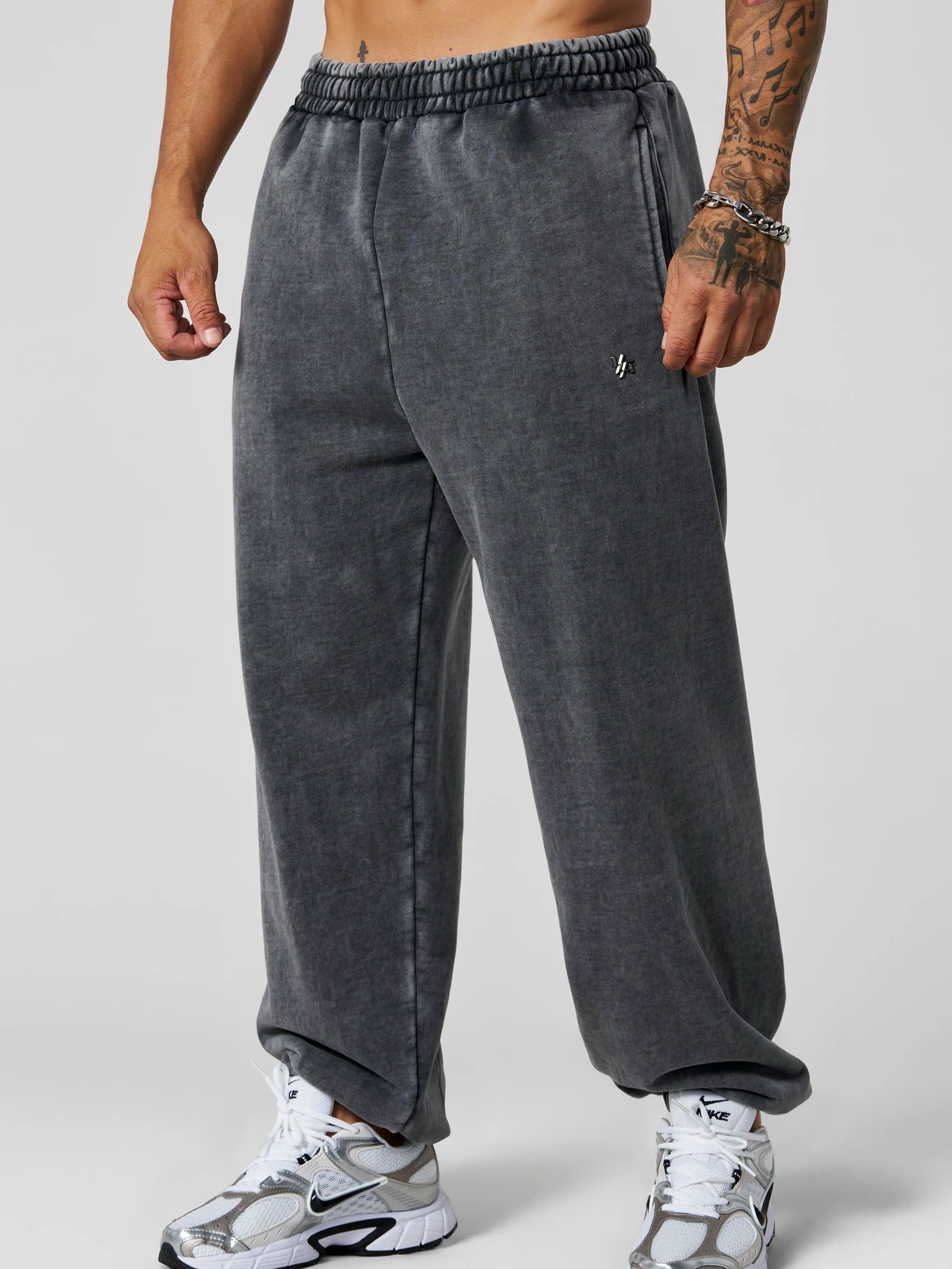 2069 - Elevated Essentials - Baggy Joggers
