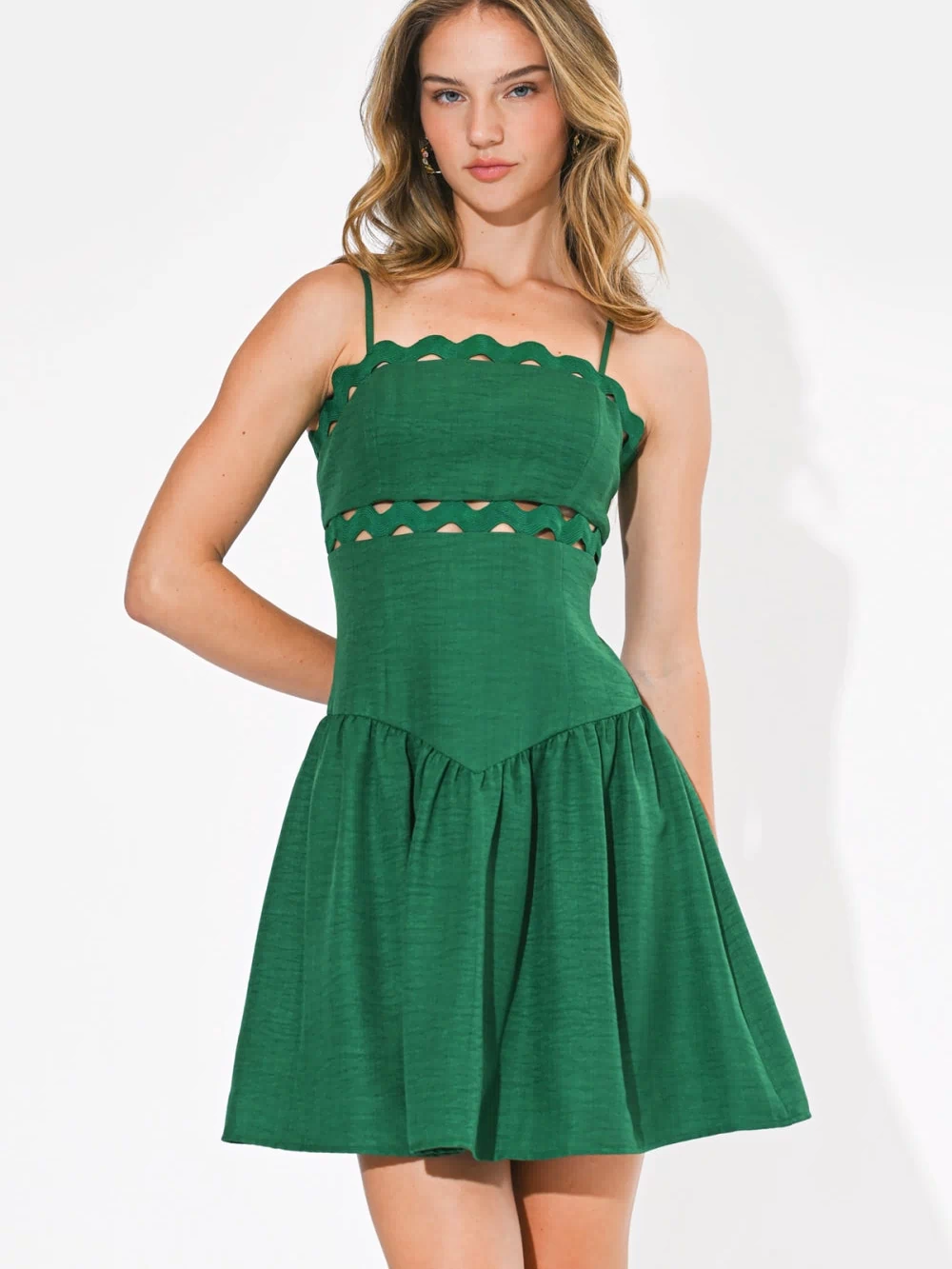 F264D7130_GREEN