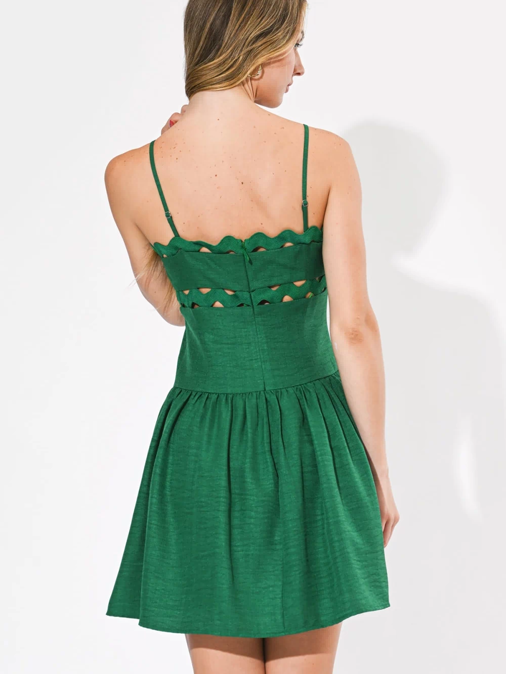 F264D7130_GREEN