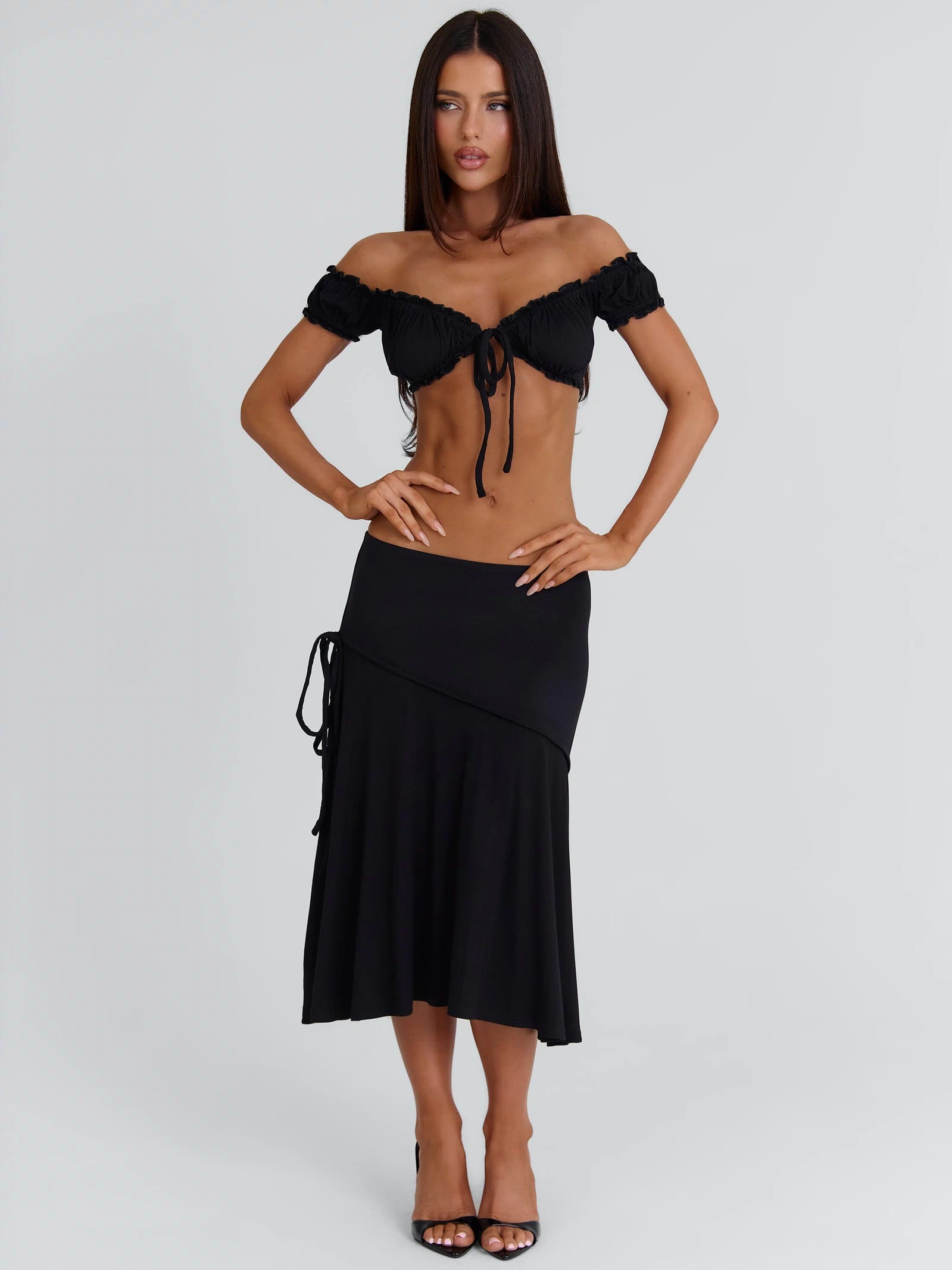 ARRIELLE CROP TOP BLACK Crop Top 