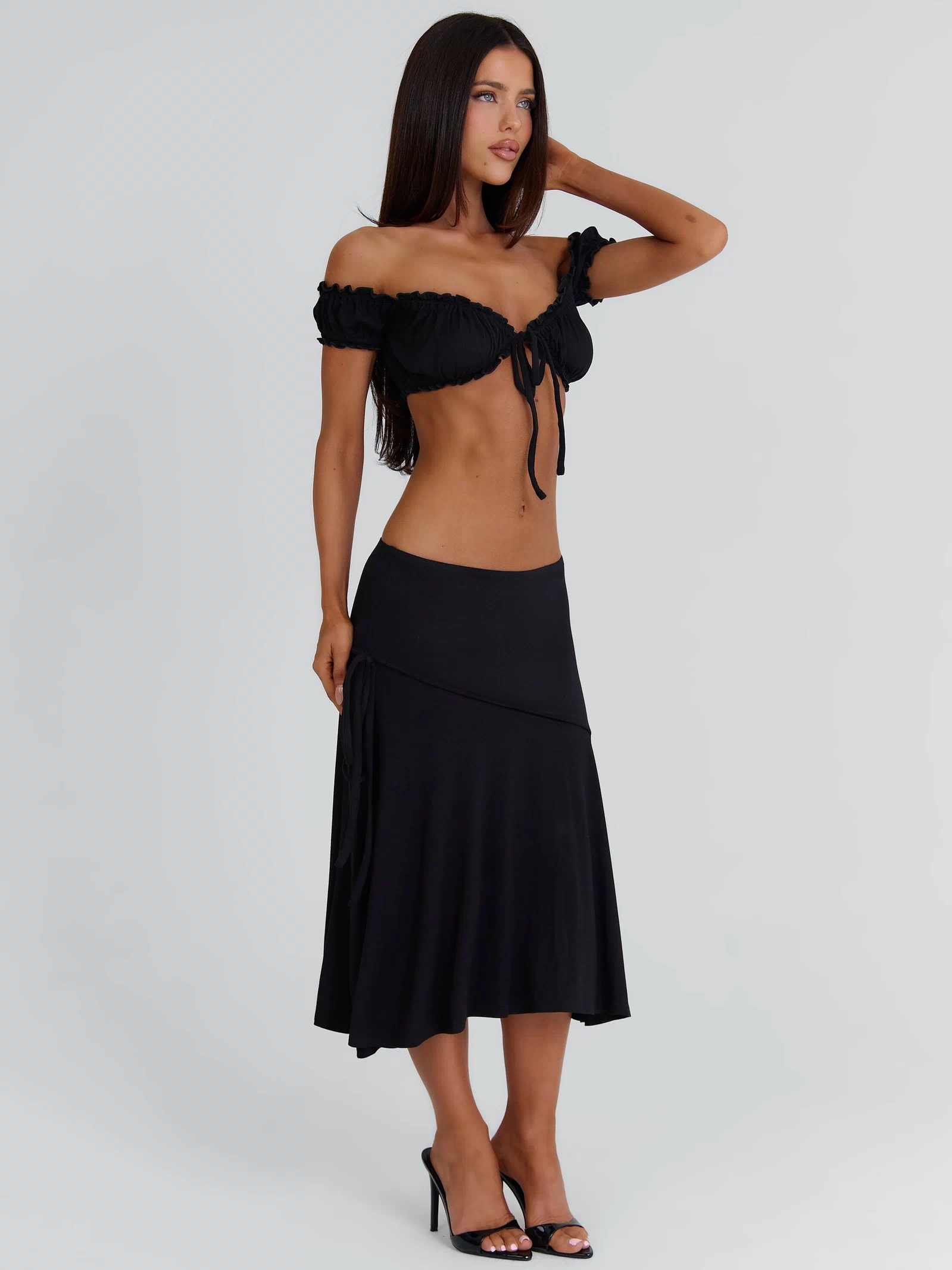 ARRIELLE CROP TOP BLACK Crop Top 