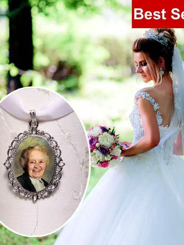 Romantic Wedding Bouquet Charms with Locket and Picture Inside.