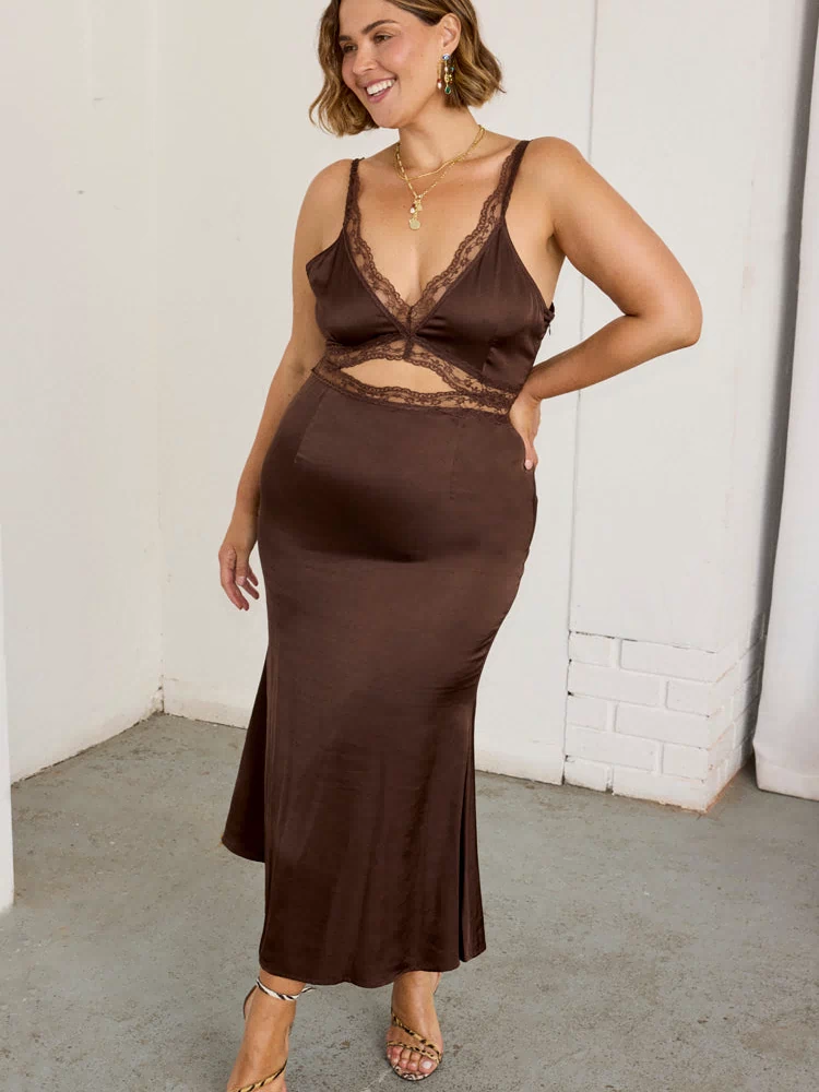 Chocolate Mimi Dress with lace trim and an under-bust cutout detail, styled on a curve model for inclusive sizing.