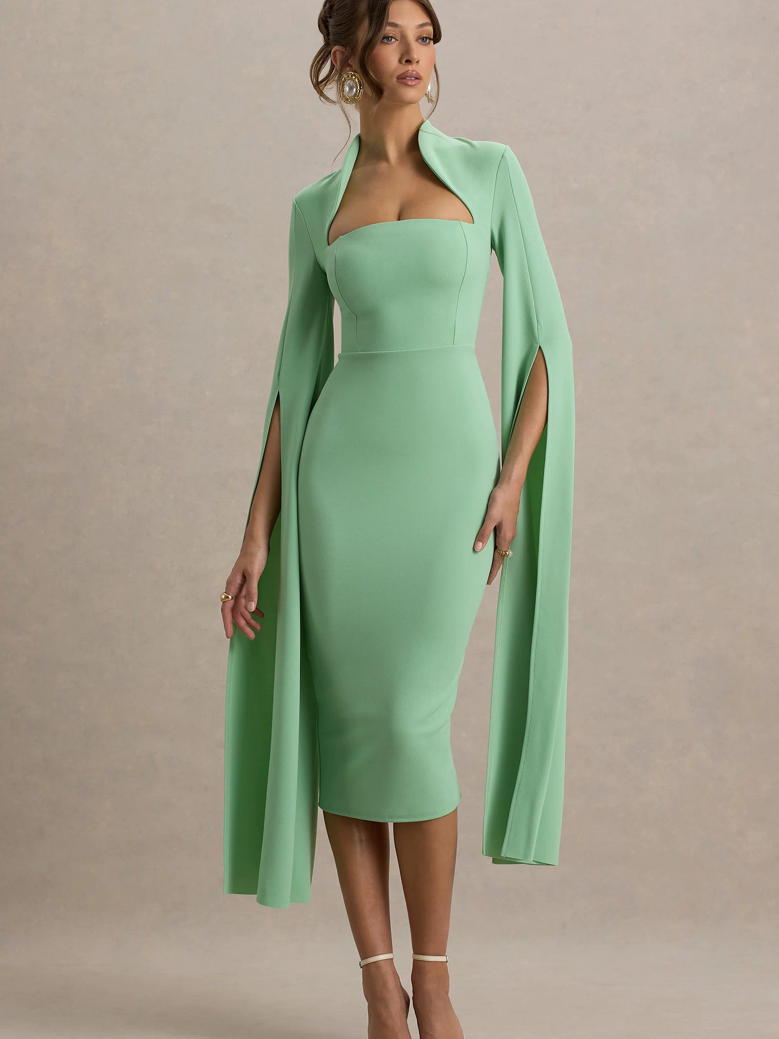 Linden | Light Green Bodycon Cape-Sleeve Midi Dress