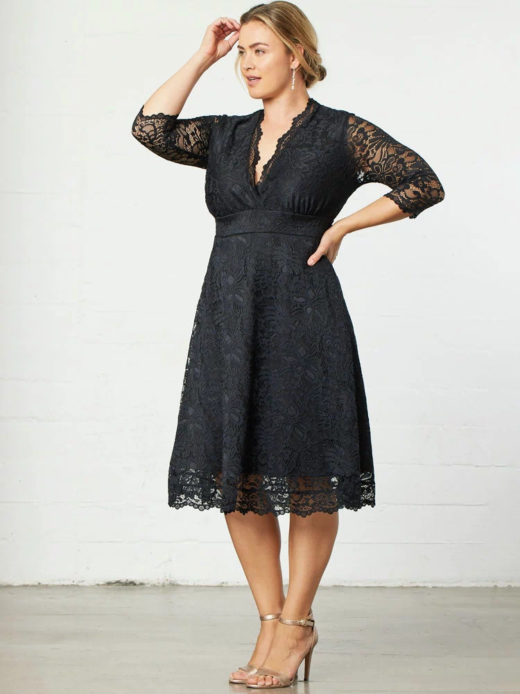 Mademoiselle Lace Cocktail Dress in Onyx