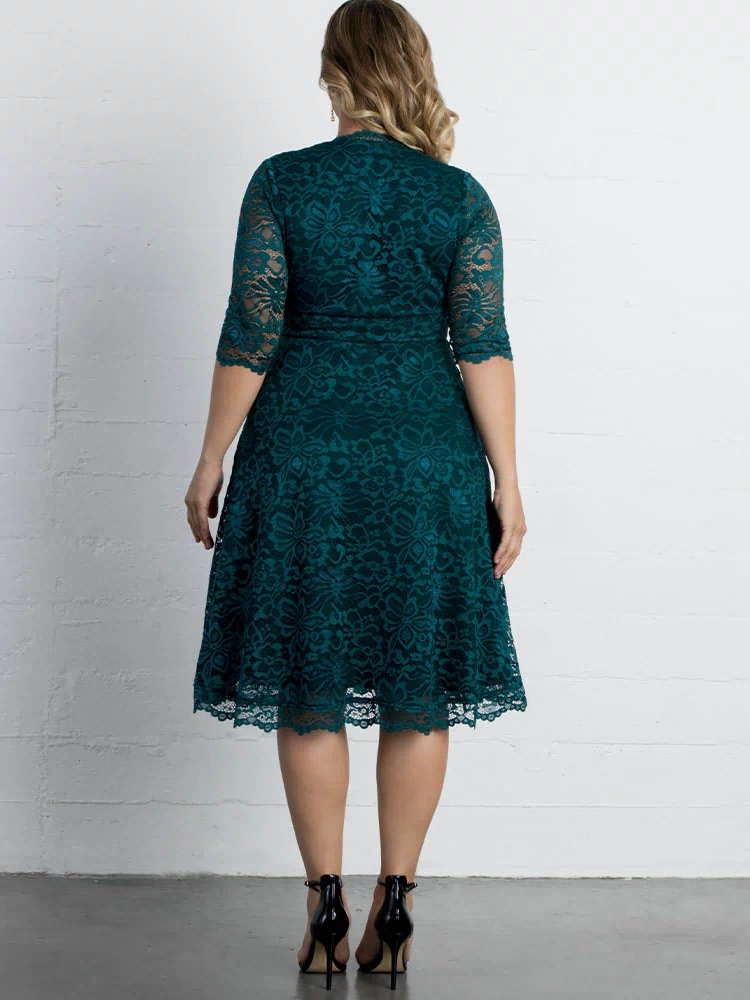 Mademoiselle Lace Cocktail Dress in Emerald Green