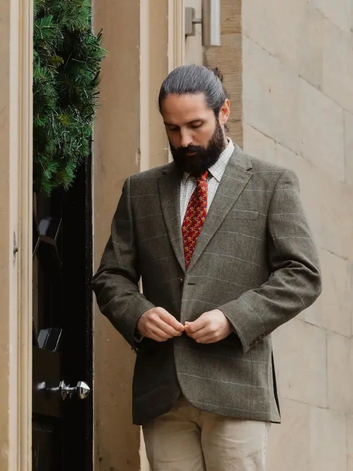 Man in New Forest Premium 100% Wool Tweed Blazer, perfect for stylish forest clothing