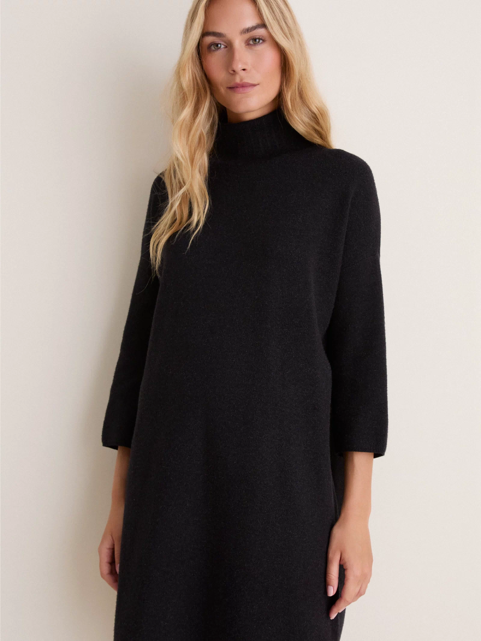 Noir Vivianne Dress