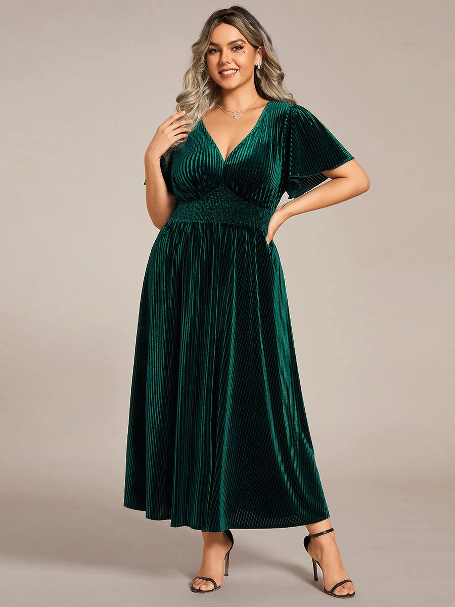 Plus Size A-line V-Neck Short Sleeve Velvet Wedding Guest Dress #color_Dark Green