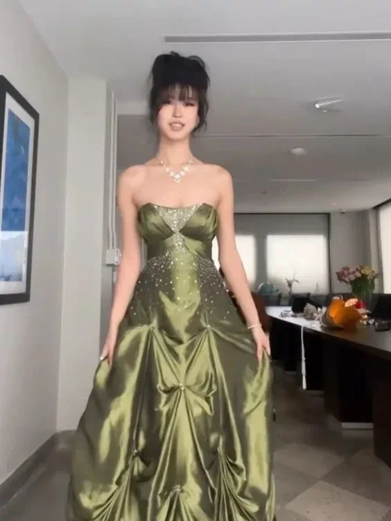 Pretty Strapless Green Satin Beaded Long Prom Dress Formal Brithday Dress Ball Gown (ZD09826)