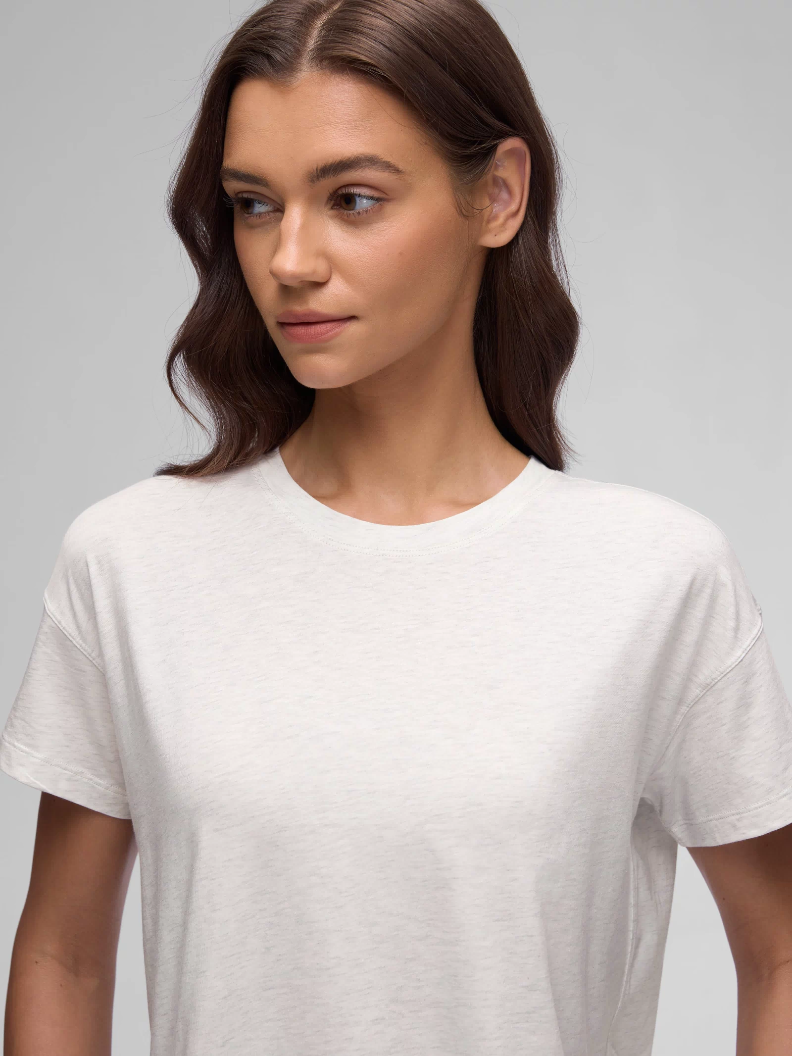CRZ YOGA Women's Yoga Loose Fit Shirt Pima Cotton Short Sleeves Ice Grey White @model_info:Gabi