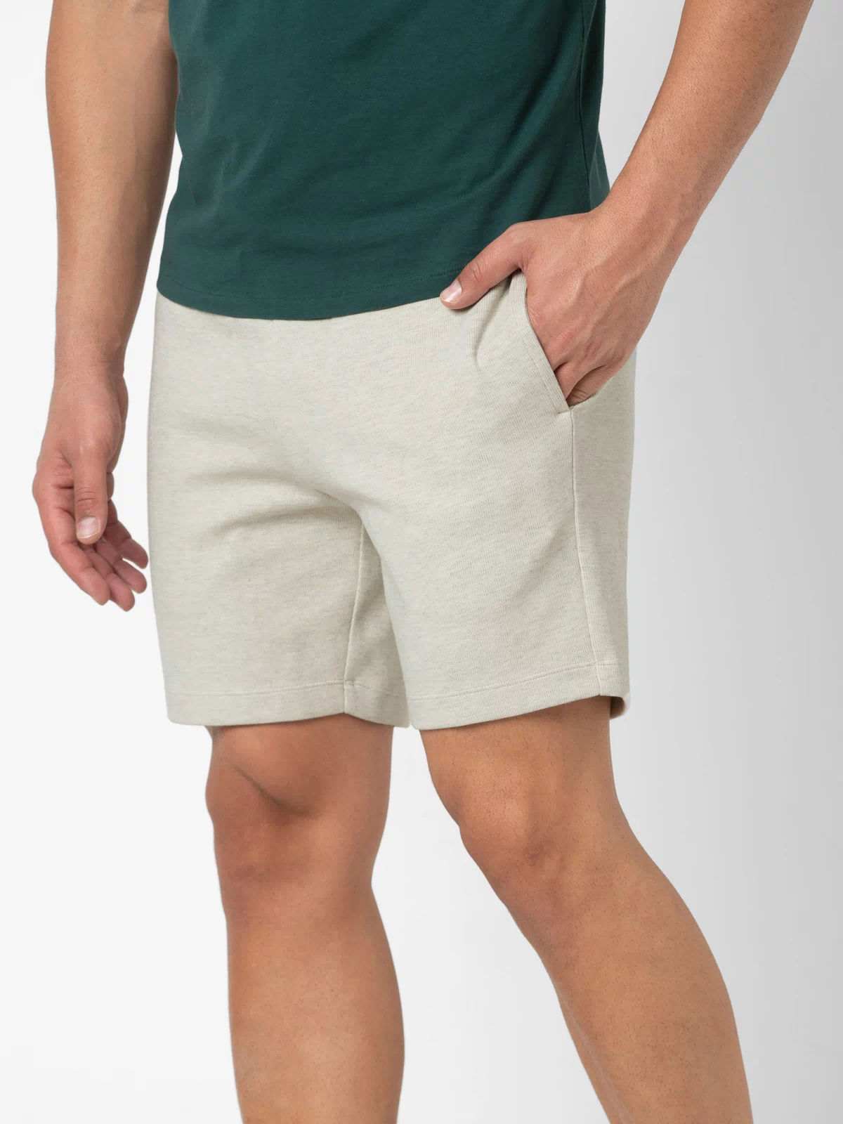 RR Short 7" Cream side on model