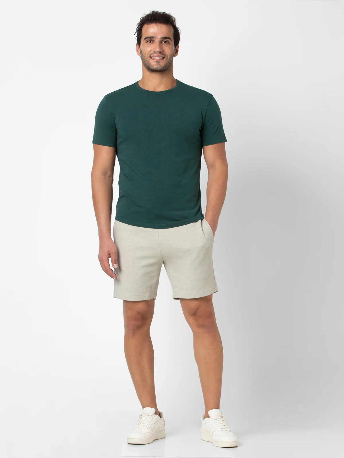 RR Short 7" Cream full body on model