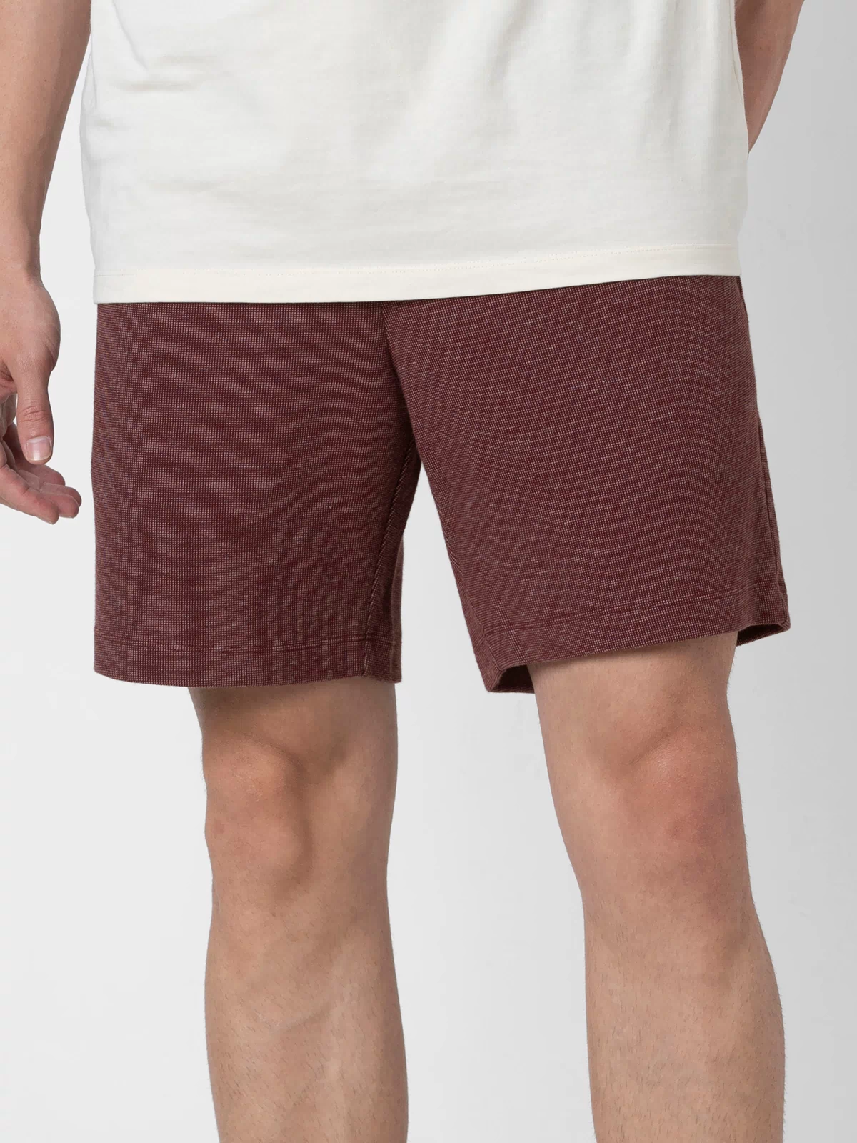 RR Short 7" Maroon front on model