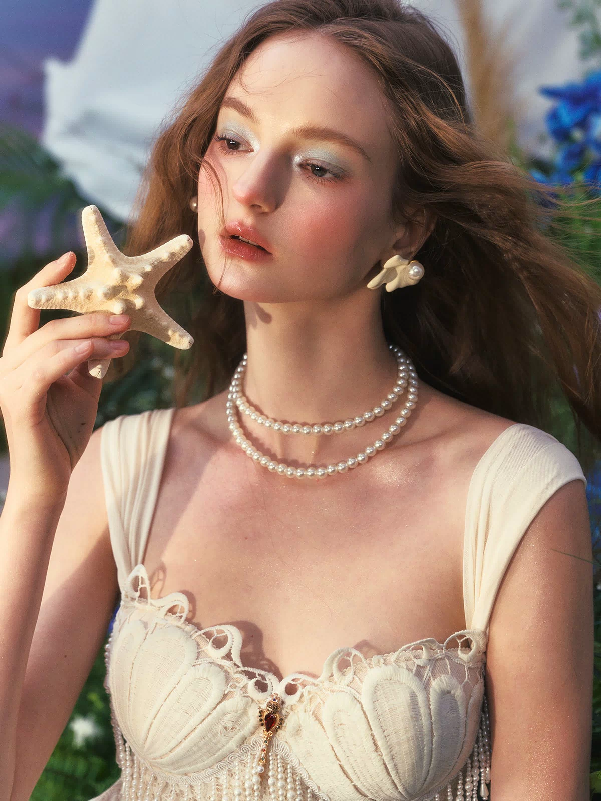 Lacemade pearl fringed bodice and shell-bust hollow out lace detail