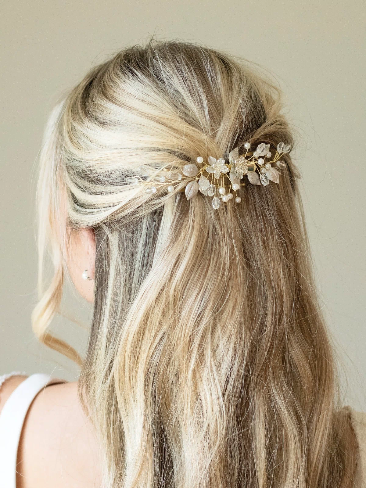 Starglow crystal and pearl enamelled dainty crescent clip (gold)