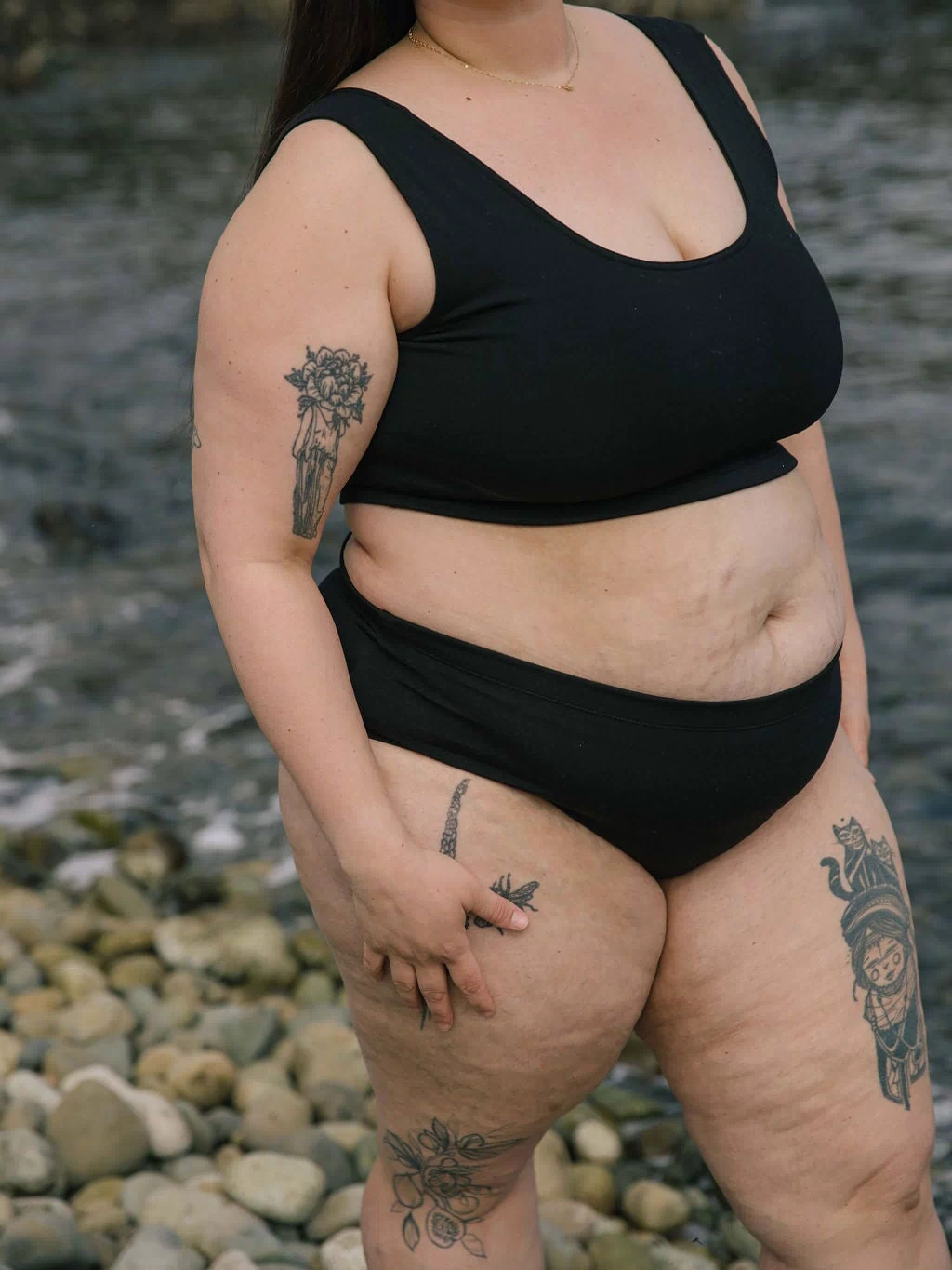 Swim Top | Sybil is wearing size 3XLarge, height 5.6"