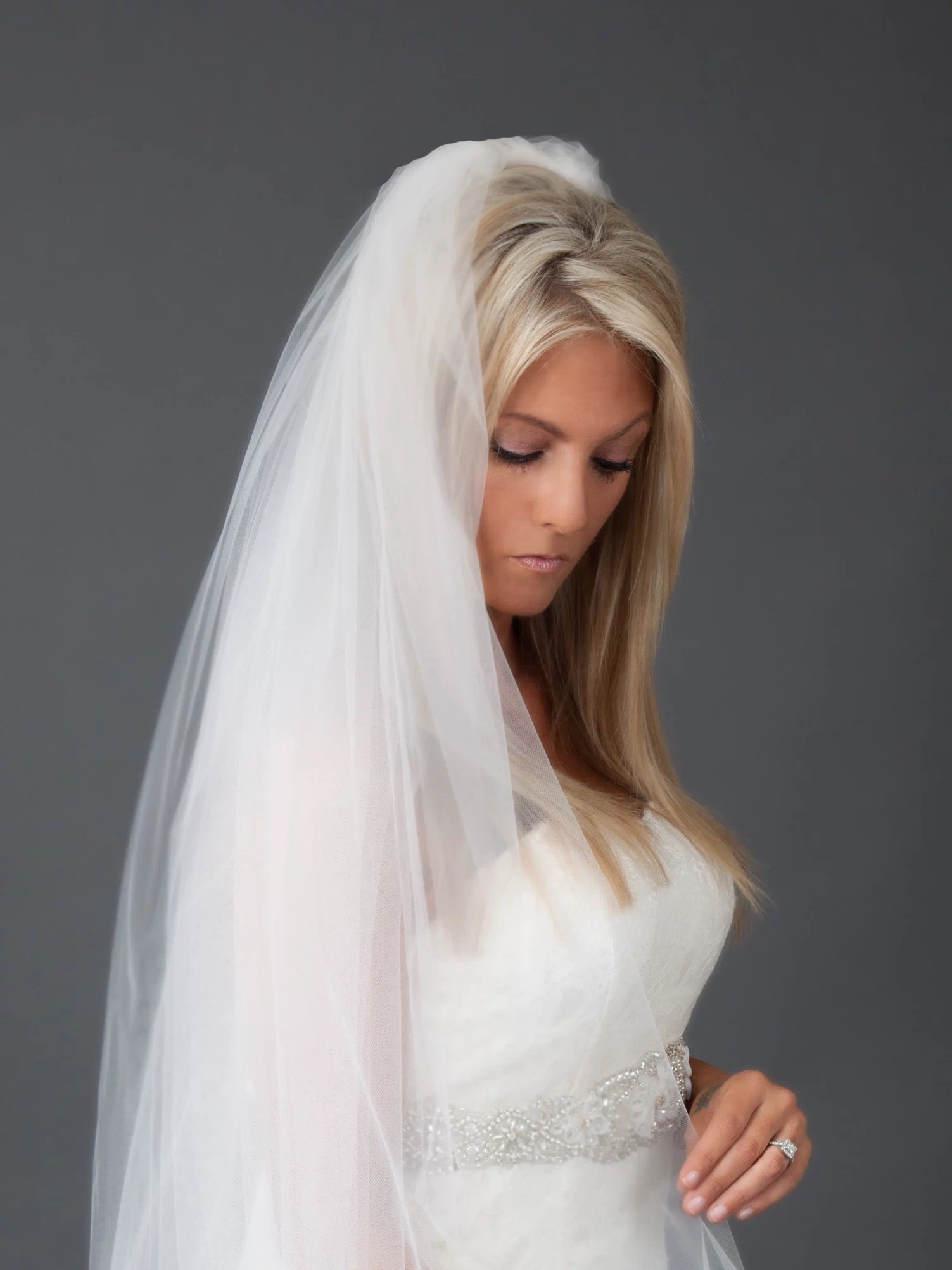 Detail of The Blanca wedding veil by Blanca Veils