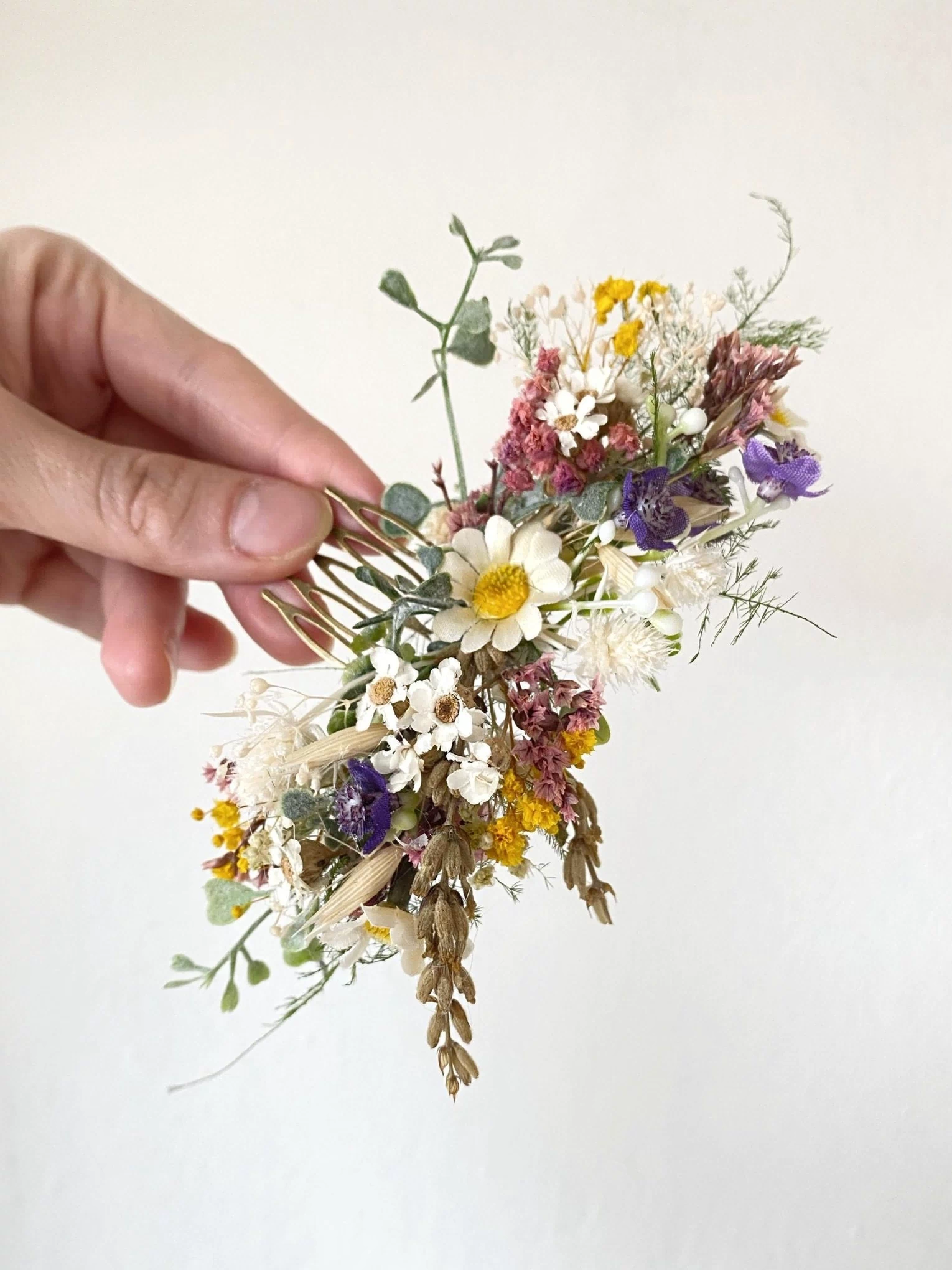 Wildflower Hair Comb: Meadow Daisy Bridal Boho Wedding Accessory – handmade floral hair accessory by magaela
