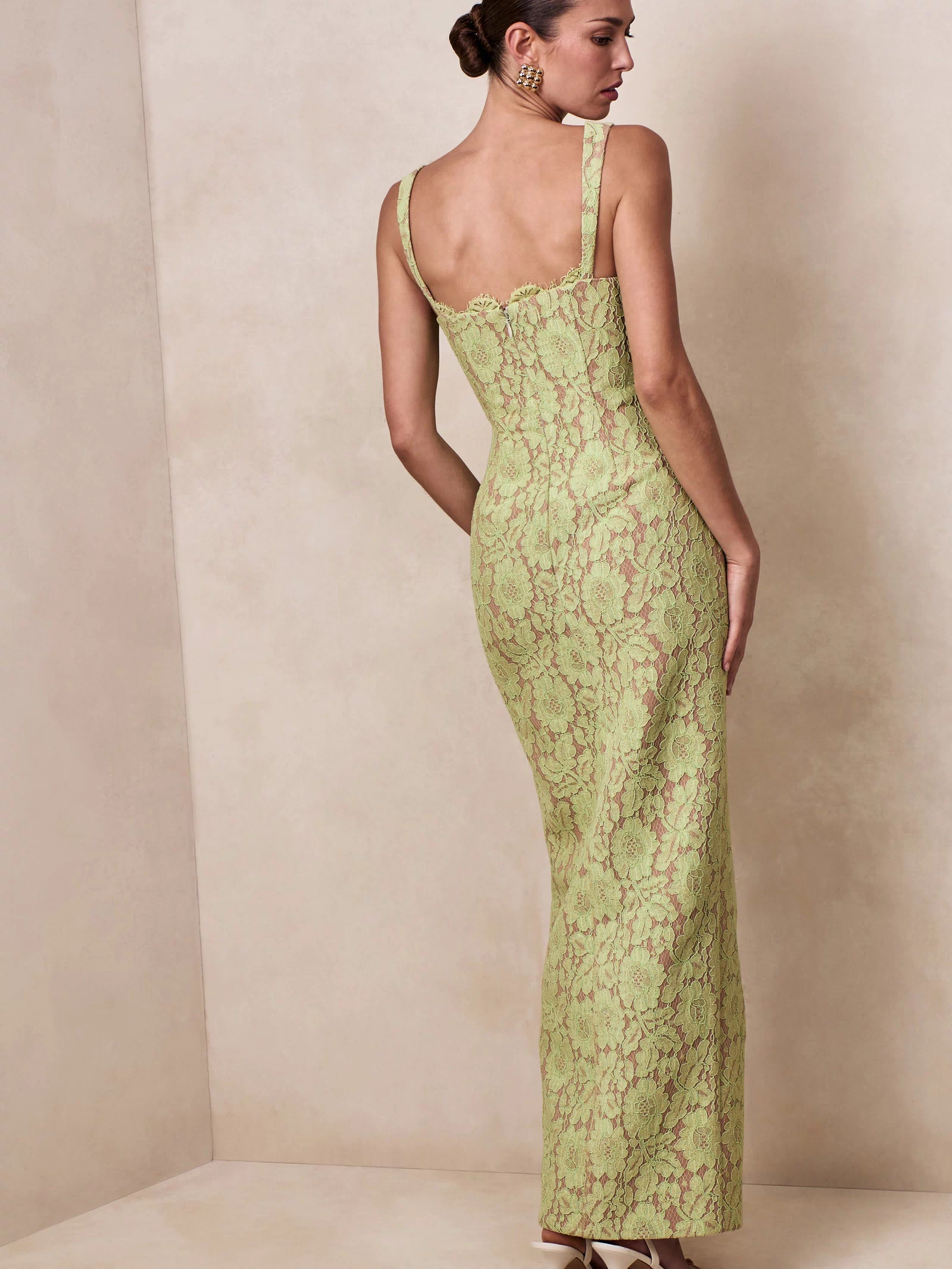 CL13725103706_ECM_CL137251037_-_Zarisse___Green_Lace_Square-Neck_Maxi_Dress_07