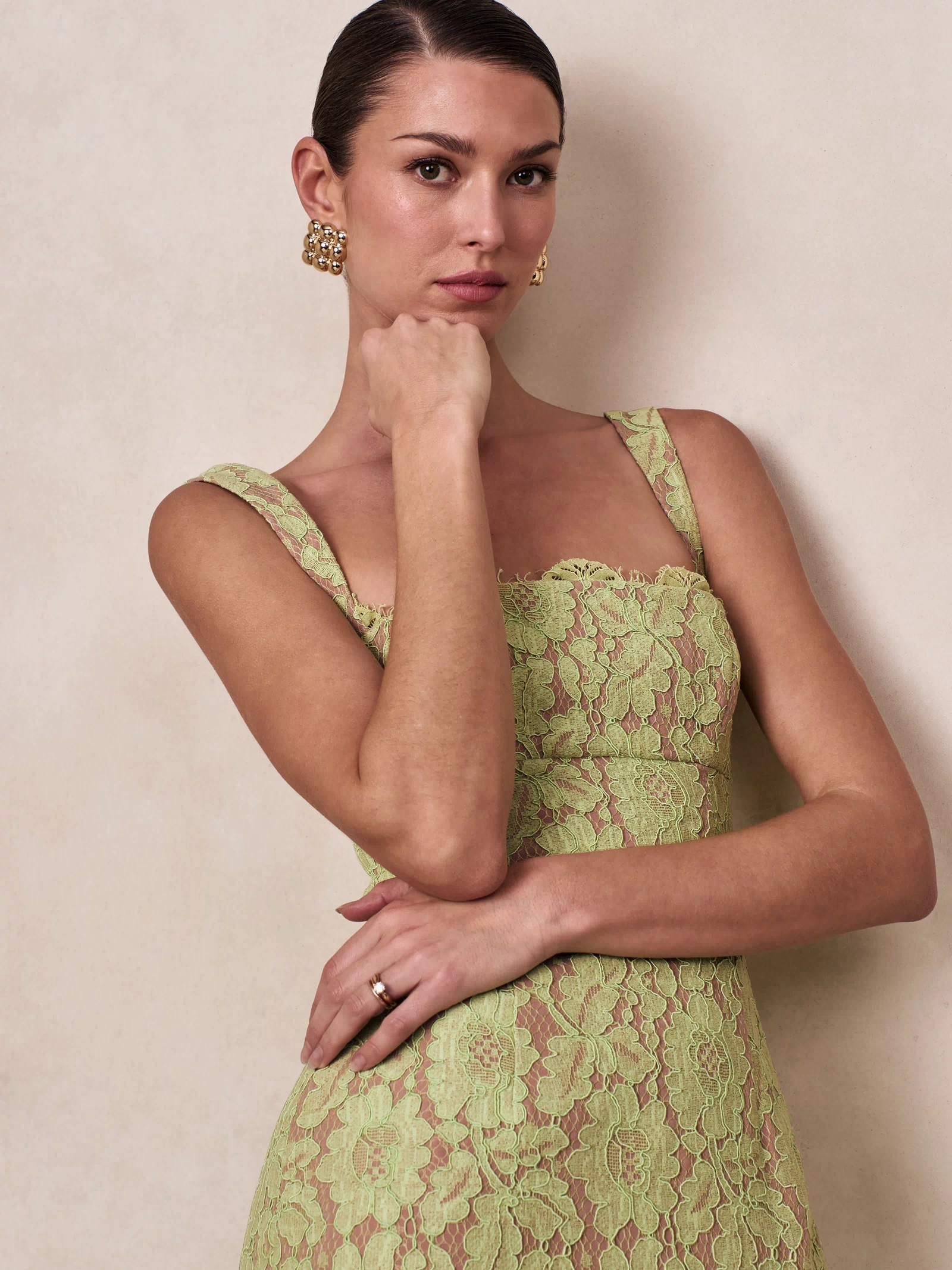 CL13725103706_ECM_CL137251037_-_Zarisse___Green_Lace_Square-Neck_Maxi_Dress_05